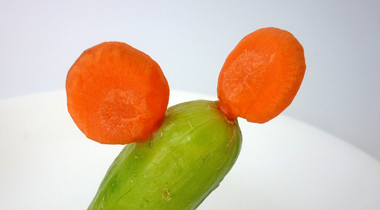 Carrot art lollipop-shaped, Carrot cactus flower decoration step 4