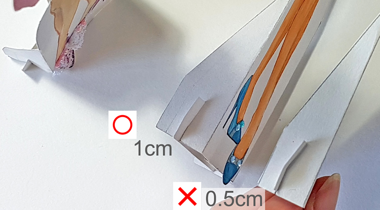 How to make a standing paper doll - Standing board both wings at the corner ends should have a certain width before the slot